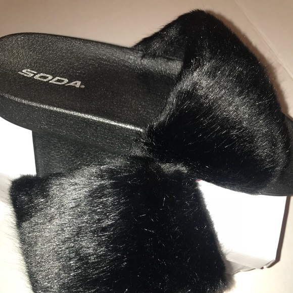 Soda Shoes - Trendy Soda Faux Fur Slides❤️
